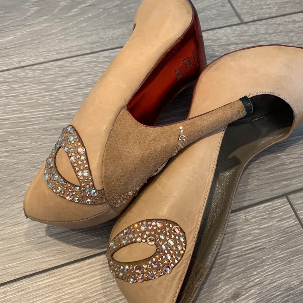High heels - Picture 2 of 6